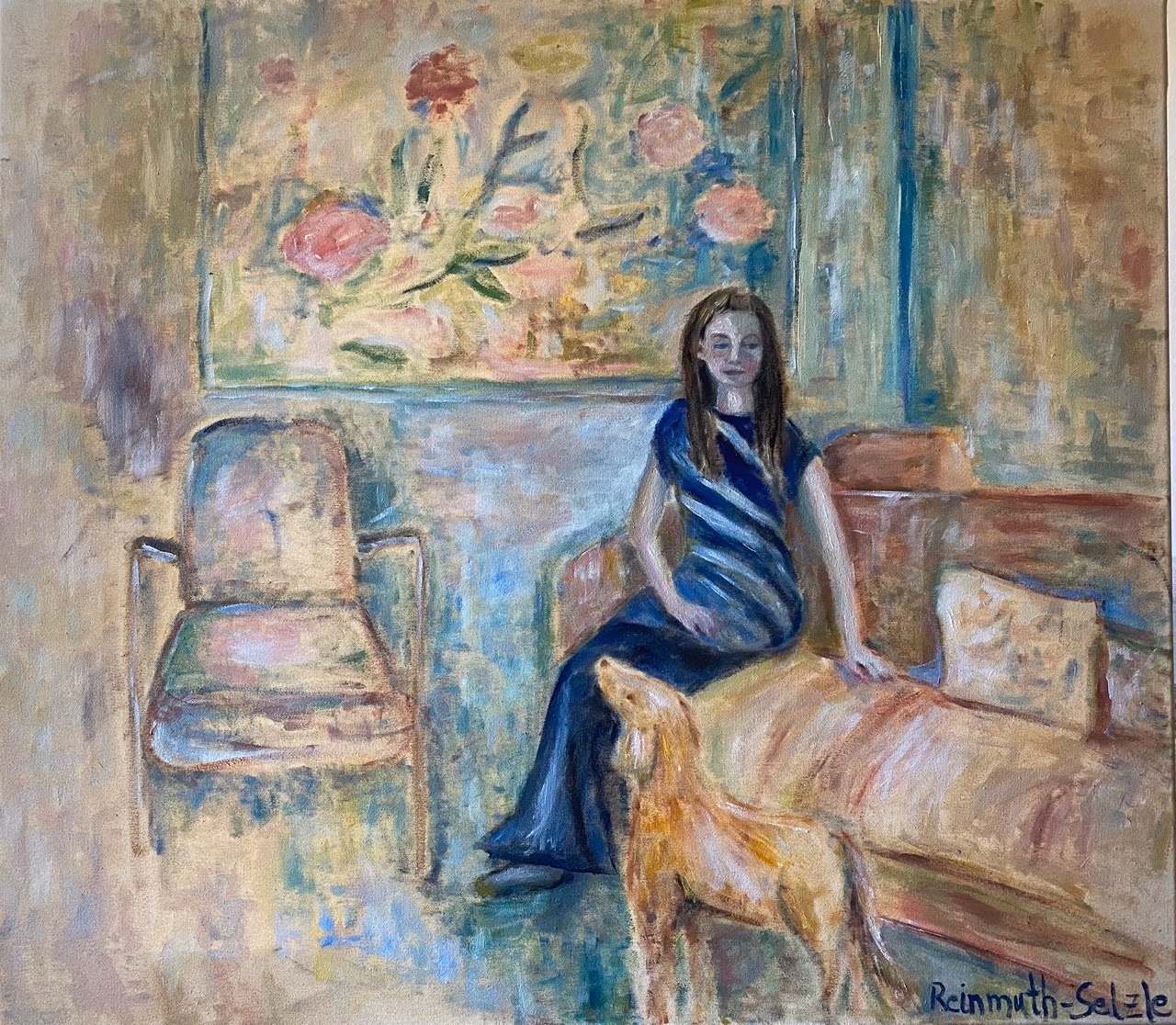 Mädchen mit Hund im Wohnzimmer